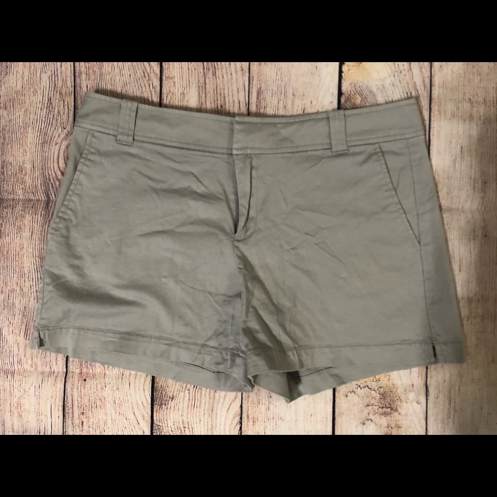 Grey New York & Co shorts size 8